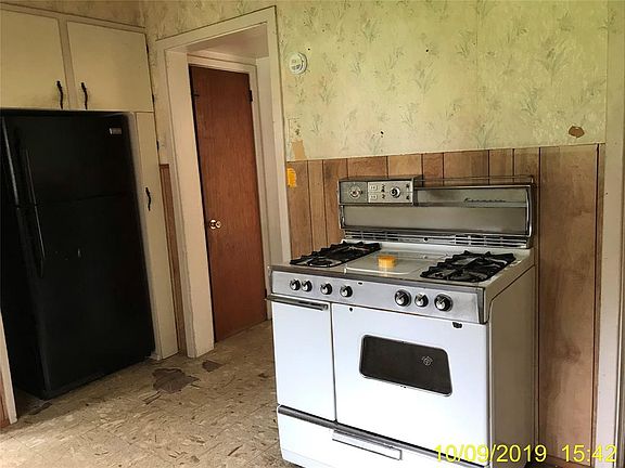 5th image of 19 Tremont Ave