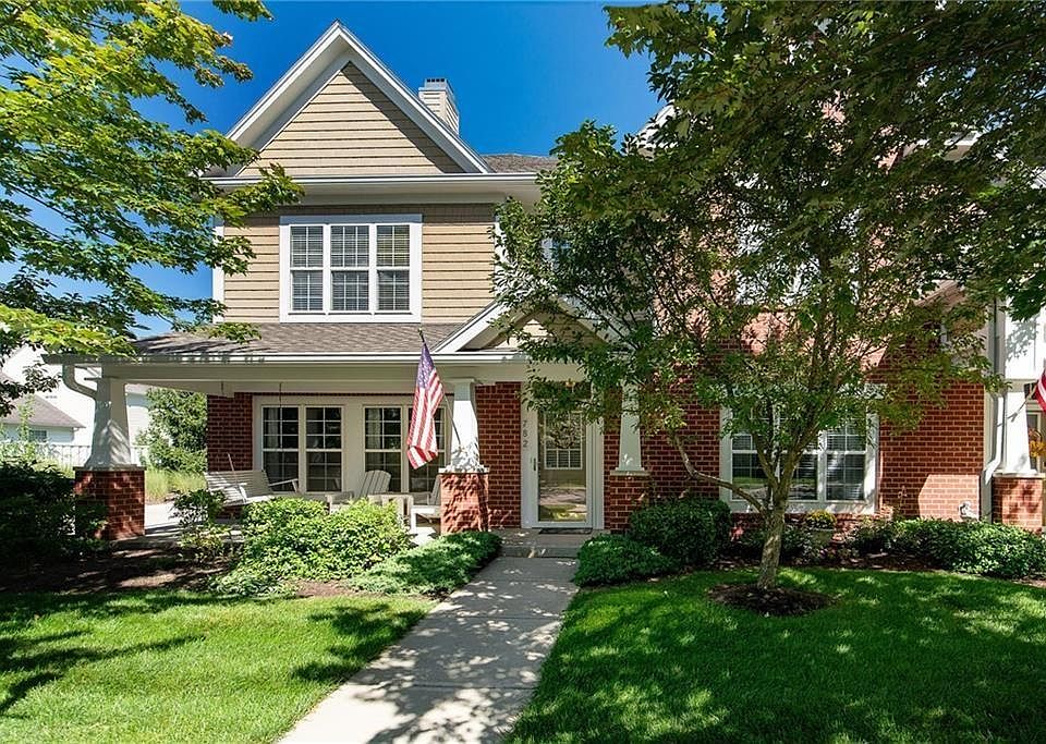 1st image of 782 Charlotte Pl