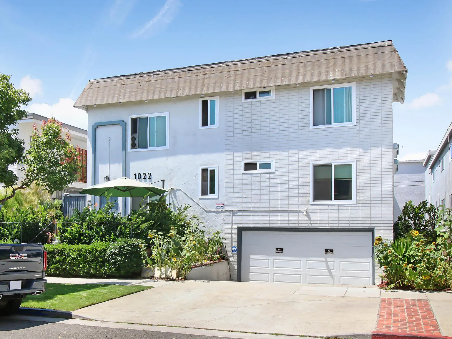 1022 Euclid — Photo 1