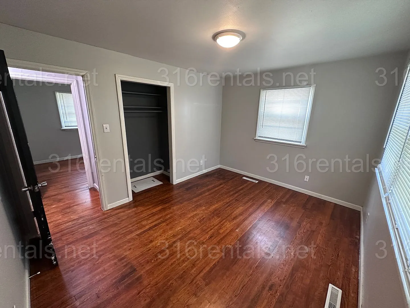 1514 Park Lane — Photo 3
