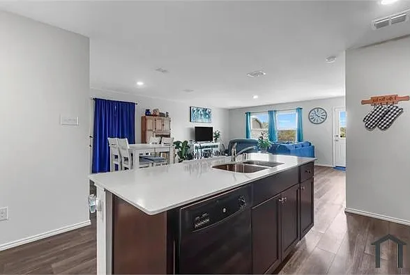 8228 High Garden St — Photo 5