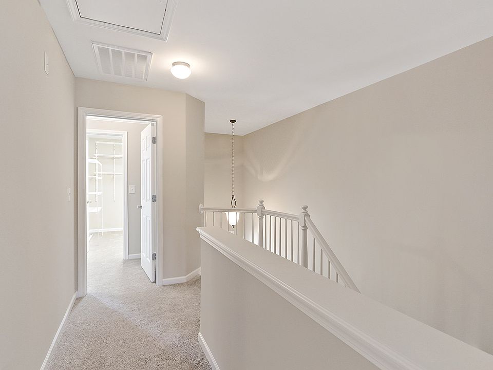 1st image of 1296 Houndslake Dr