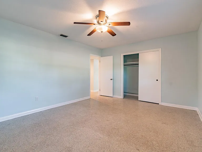 677 Oakwood Dr — Photo 7