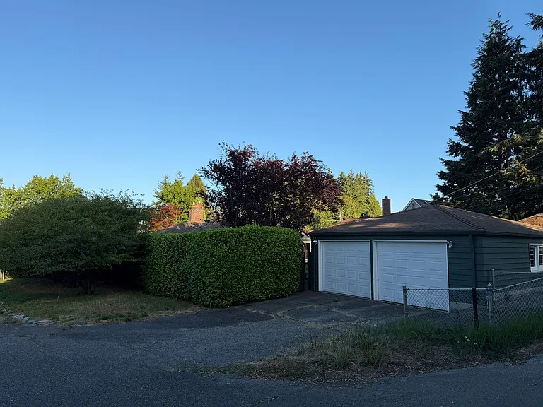 924 N Union Ave — Photo 46