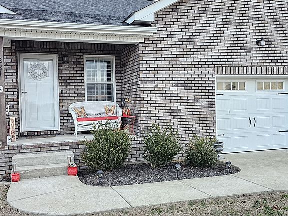 3rd image of 221 Northup Rd