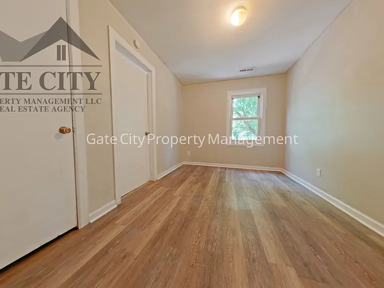 1903 Apex Pl — Photo 5