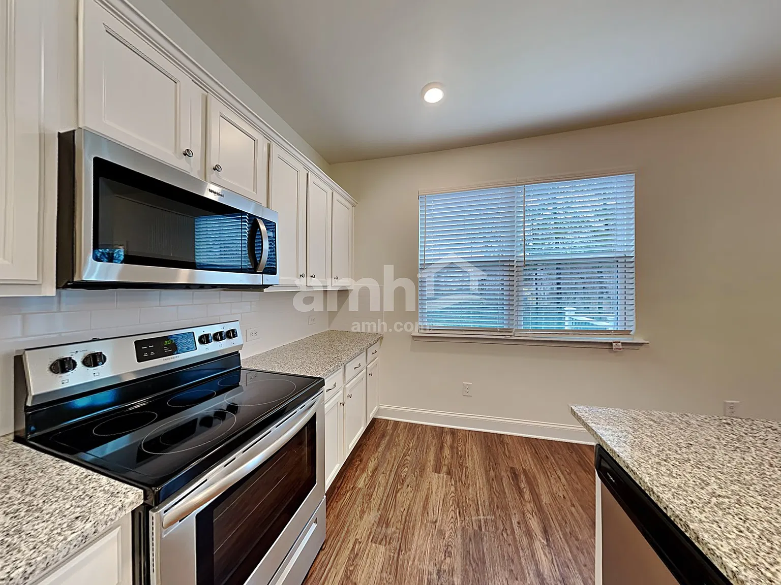 4 bed, 3.5 bath, 2524 sqft, $2,595 — Photo 4