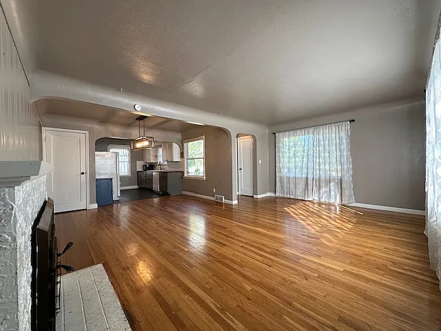 4703 N Cedar St — Photo 4