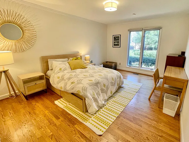 100 Anglese Ct — Photo 10