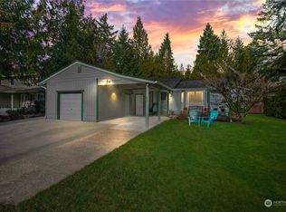 131 E Sea Vista Ln, Grapeview, WA