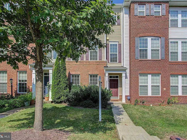 22648 Vienna Green Ter — Photo 1
