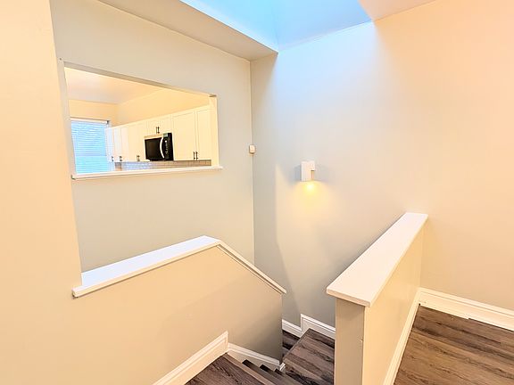 3rd image of 1126 Sheffield St APT 202