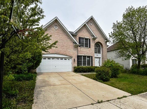 3rd image of 3920 Gladstone Dr