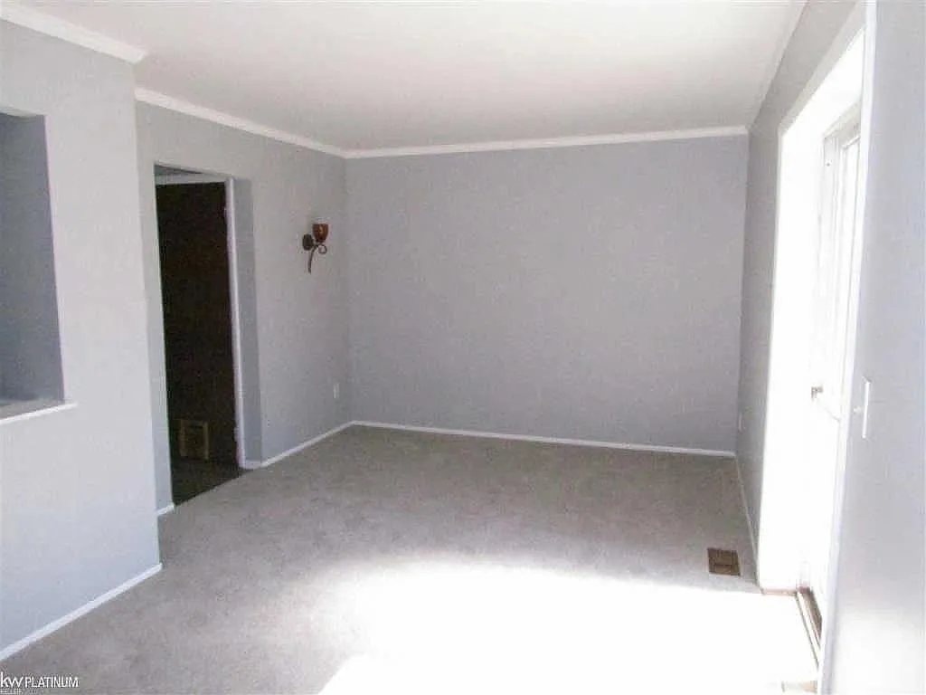 2 bed, 1.5 bath, 1025 sqft, $975 — Photo 4
