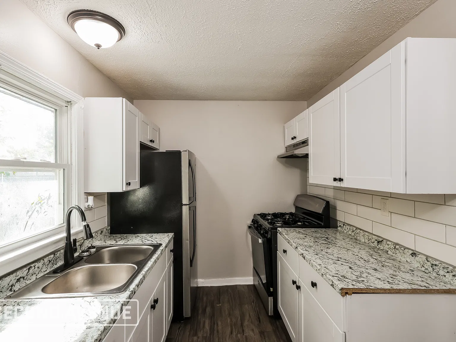 4 bed, 2.0 bath, 1952 sqft, $1,029 — Photo 3