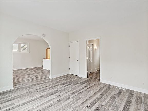 4th image of 4039 Vermaas Ave