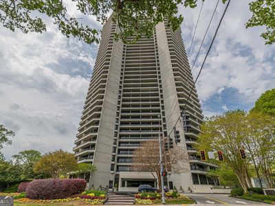 2660 Peachtree Rd NW APT 32G, Atlanta, GA, 30305