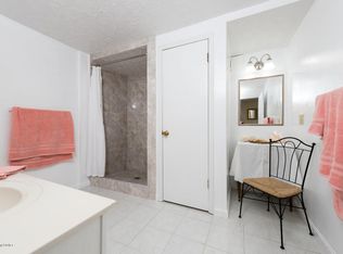 2130 Clark Station Rd, Fisherville, KY 40023