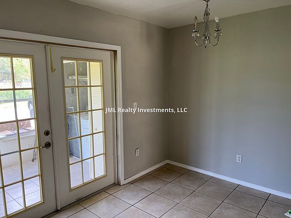 5th image of 100 Kristi Ann Ct
