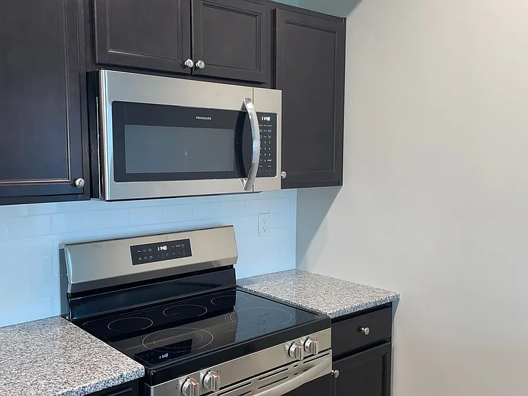 5115 N River Blvd NE — Photo 21