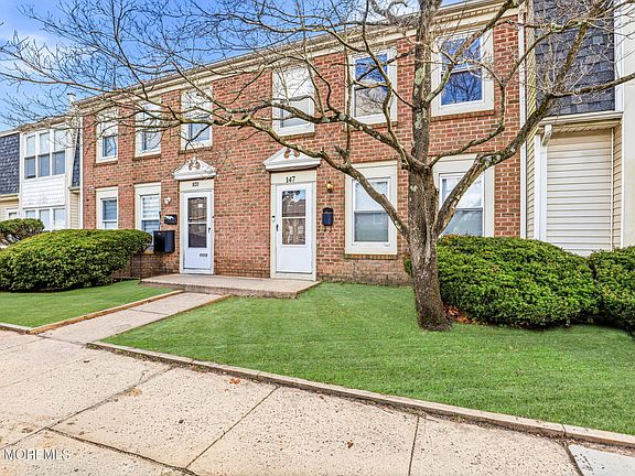 3rd image of 147 Stratford Place #5