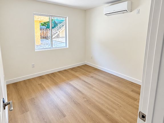 4th image of 4430 Mission Inn Ave #1/2