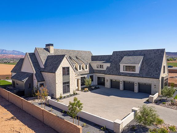 3rd image of 3167 E Summit View Ln