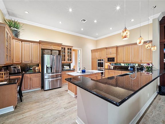 4th image of 6030 NW 84th Terrace