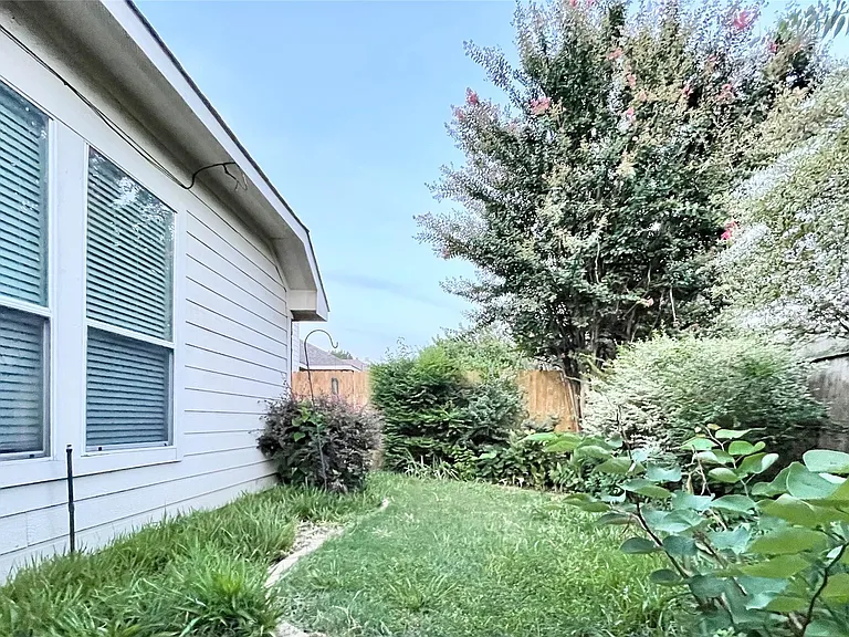 2712 Hereford Rd — Photo 38