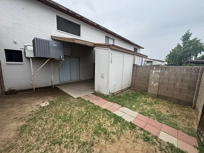 7129 W Wolf St — Photo 10