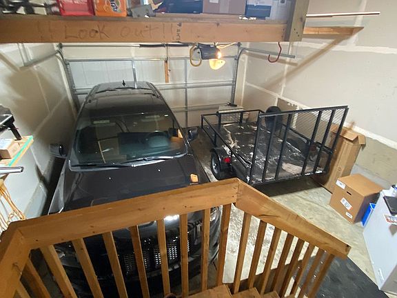 2nd image of 10333 Kittredge Pkwy NE