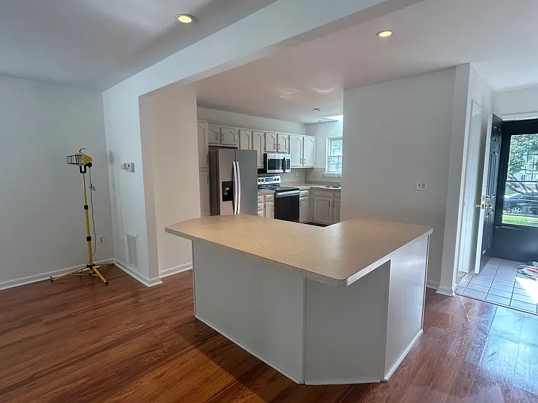 235 Red Oak Ln #235 — Photo 4