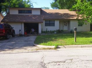 1011 Darlene Ln, Arlington, TX 76010