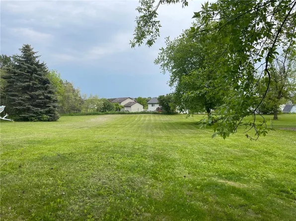Walnut St S, Mora, MN 55051