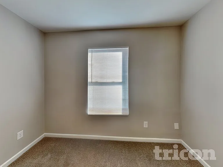 4201 Broadstairs Dr — Photo 10