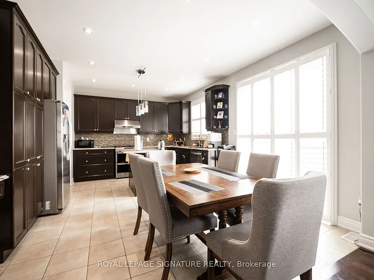 1071 Syndenham Ln — Photo 11
