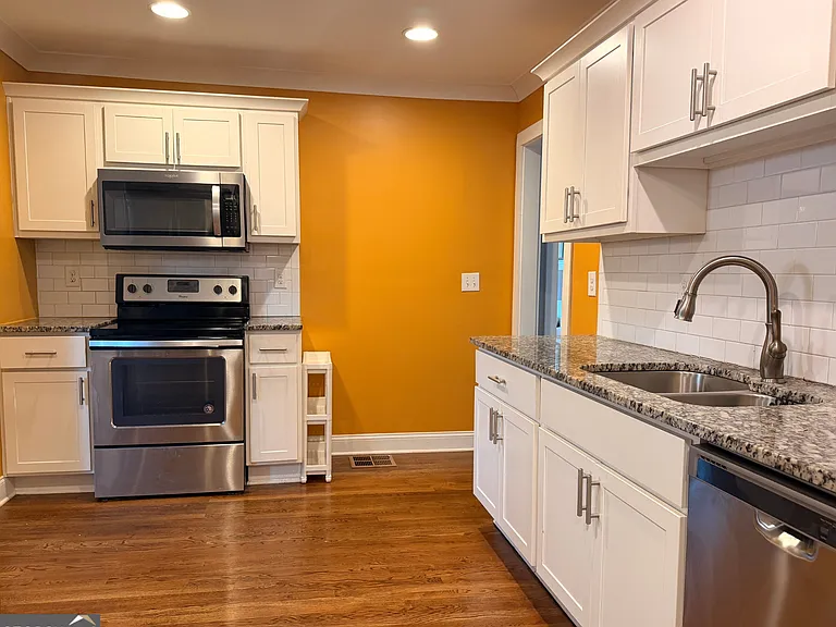 2561 Sylvan Rd — Photo 5
