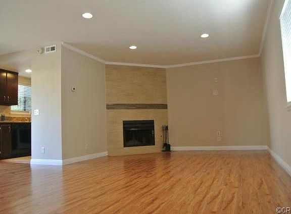 2nd image of 960 Buena Vista St