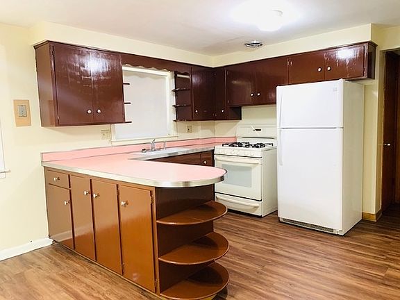 4th image of 7411 W Belmont Ave #G