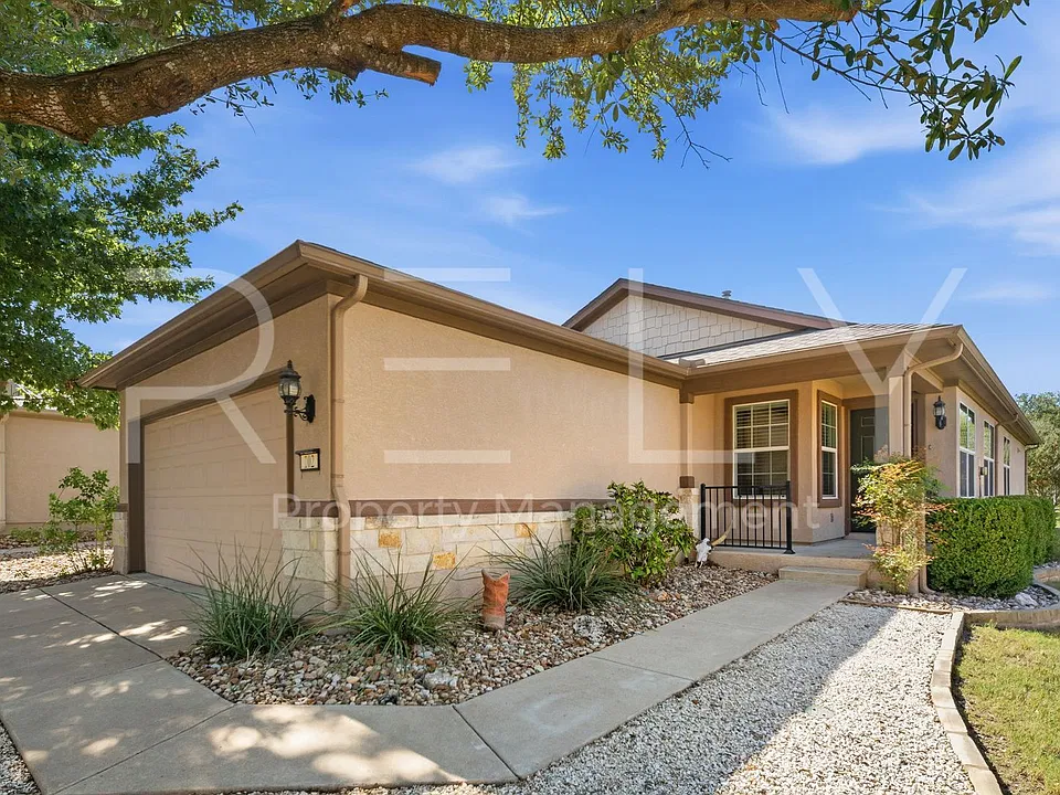 102 Huntsville Cv