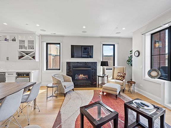 5th image of 1024 Washington Blvd #301