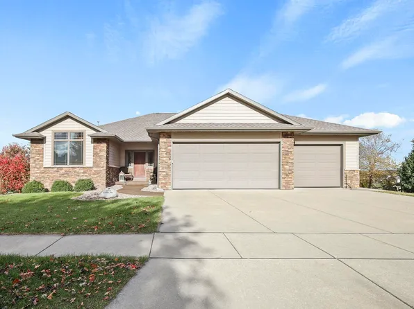 1154 Leslie Dr, Edgerton, WI 53534