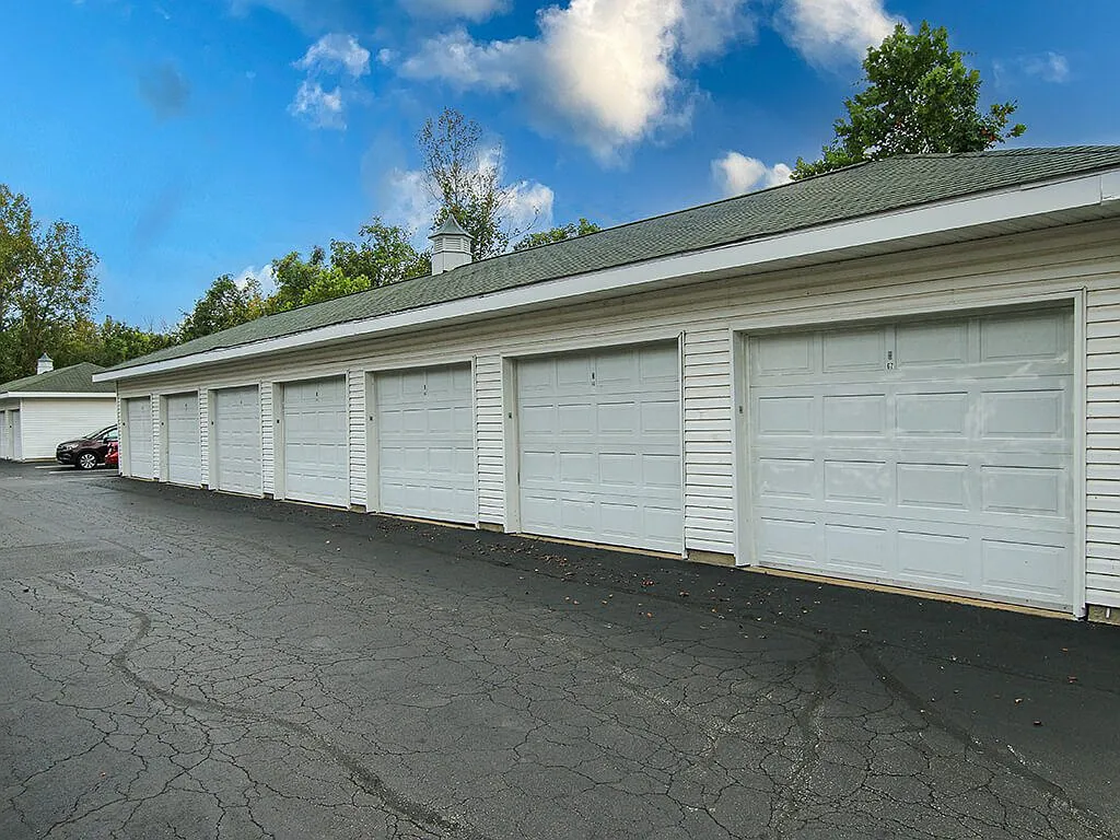 Private, Rentable Garages - Park Commons