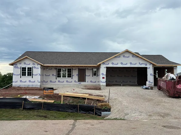 16 Trails End Ct, Fond Du Lac, WI 54937