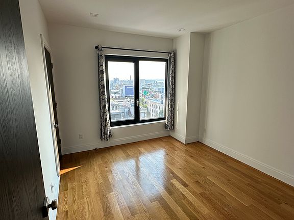 4th image of 554 4th Ave Floor 9