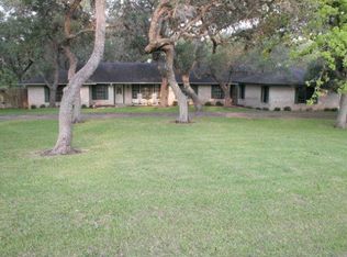 174 Padre Ln, Victoria, TX 77905