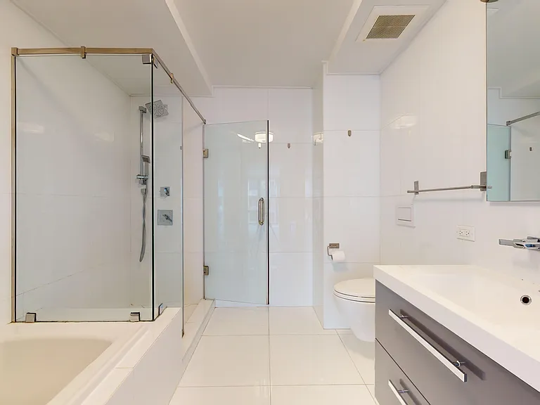 237 E 34th St #1802 — Photo 26