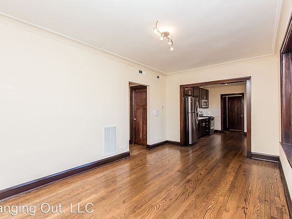 4th image of 2305 W Charleston St Unit 2