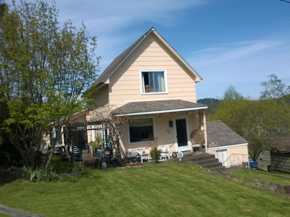 2nd image of 702 2nd Ave
