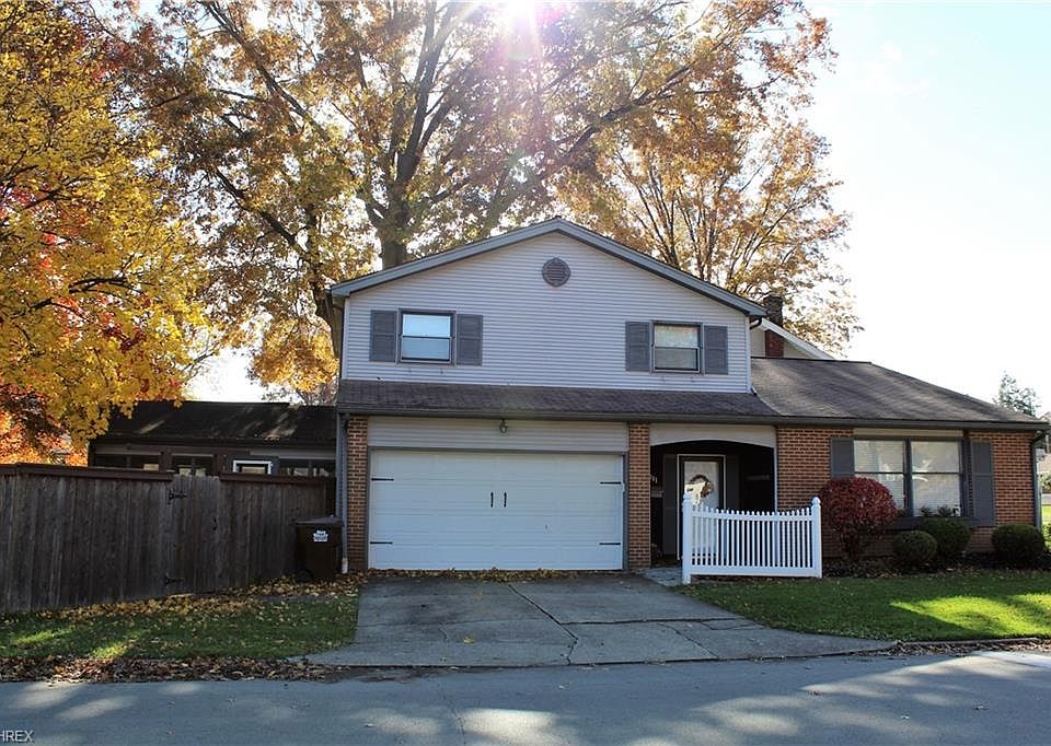 1st image of 301 Herbster St